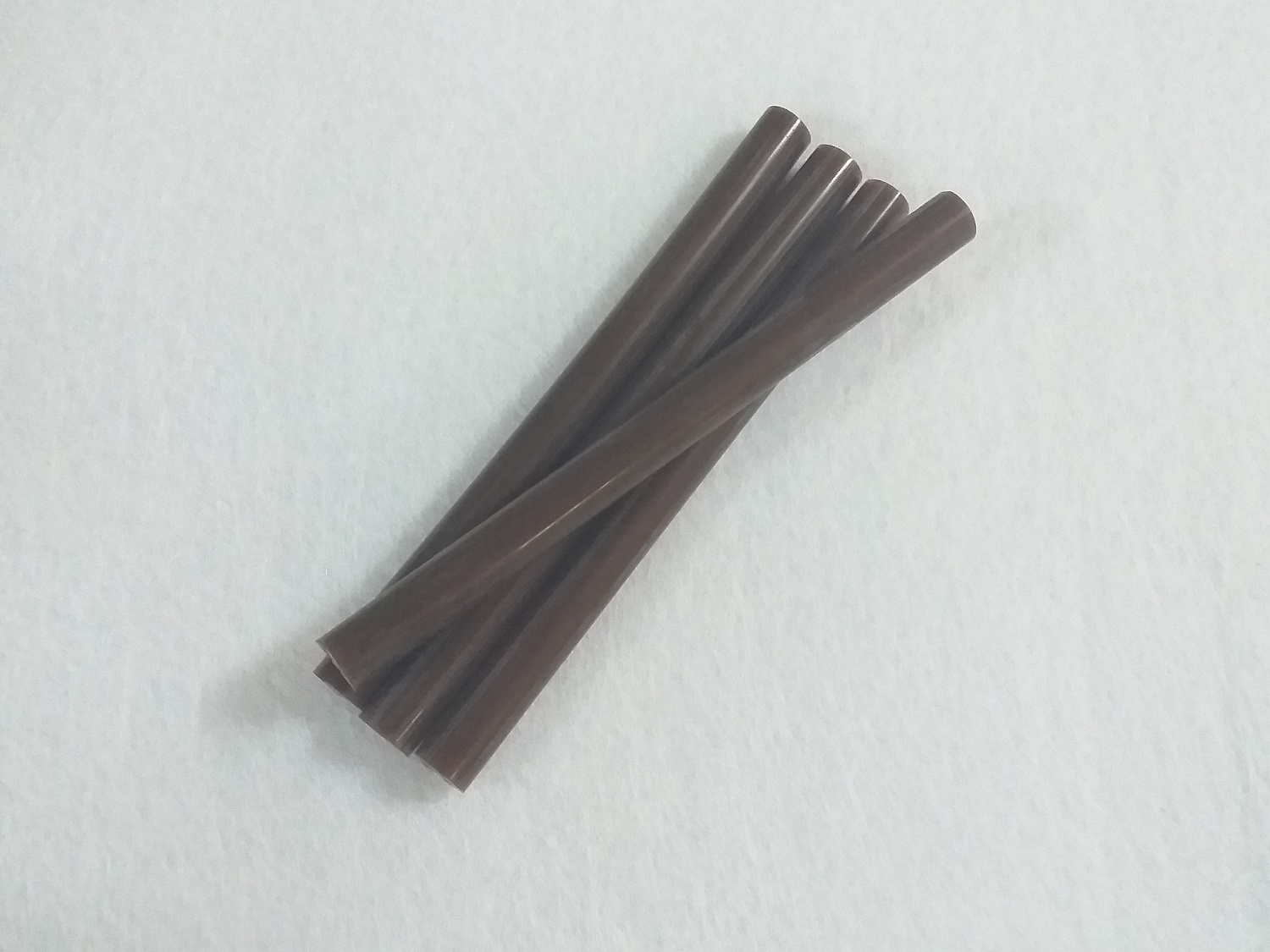 00420 Смола для наращивания волос коричневая 7 мм